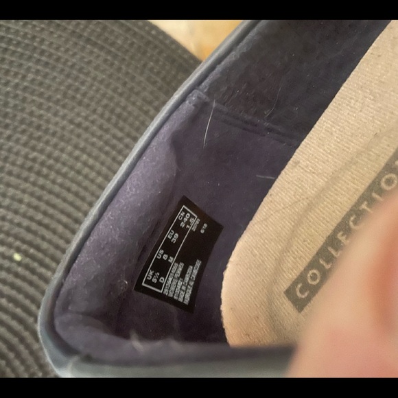 NWOB Clark’s Collection Leather/ Patent Leather Classic Low Heeled Pumps 8M - Picture 3 of 5